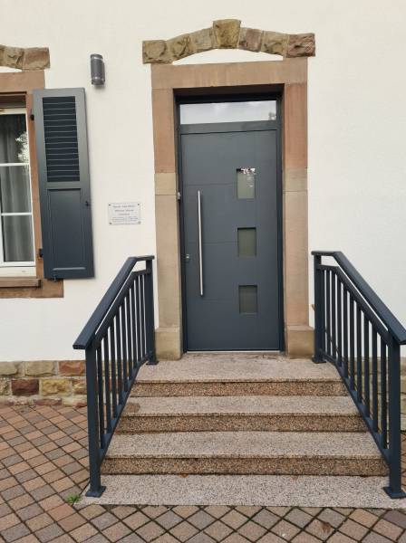 Changer de porte d'entrée par une équipe de professionnels à Sarrebourg