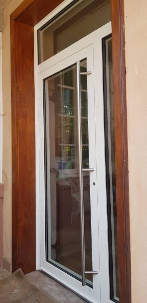 Changer de porte d'entrée par une équipe de professionnels à Sarrebourg